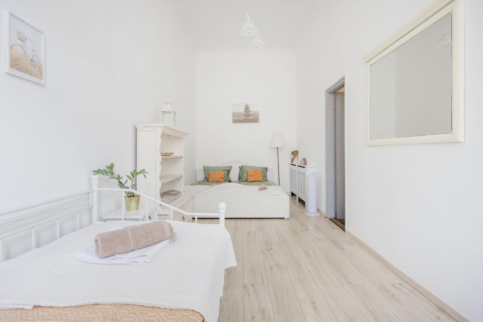 Appartamento A Touch Of Provence And Pastels In The Centre Budapest Esterno foto
