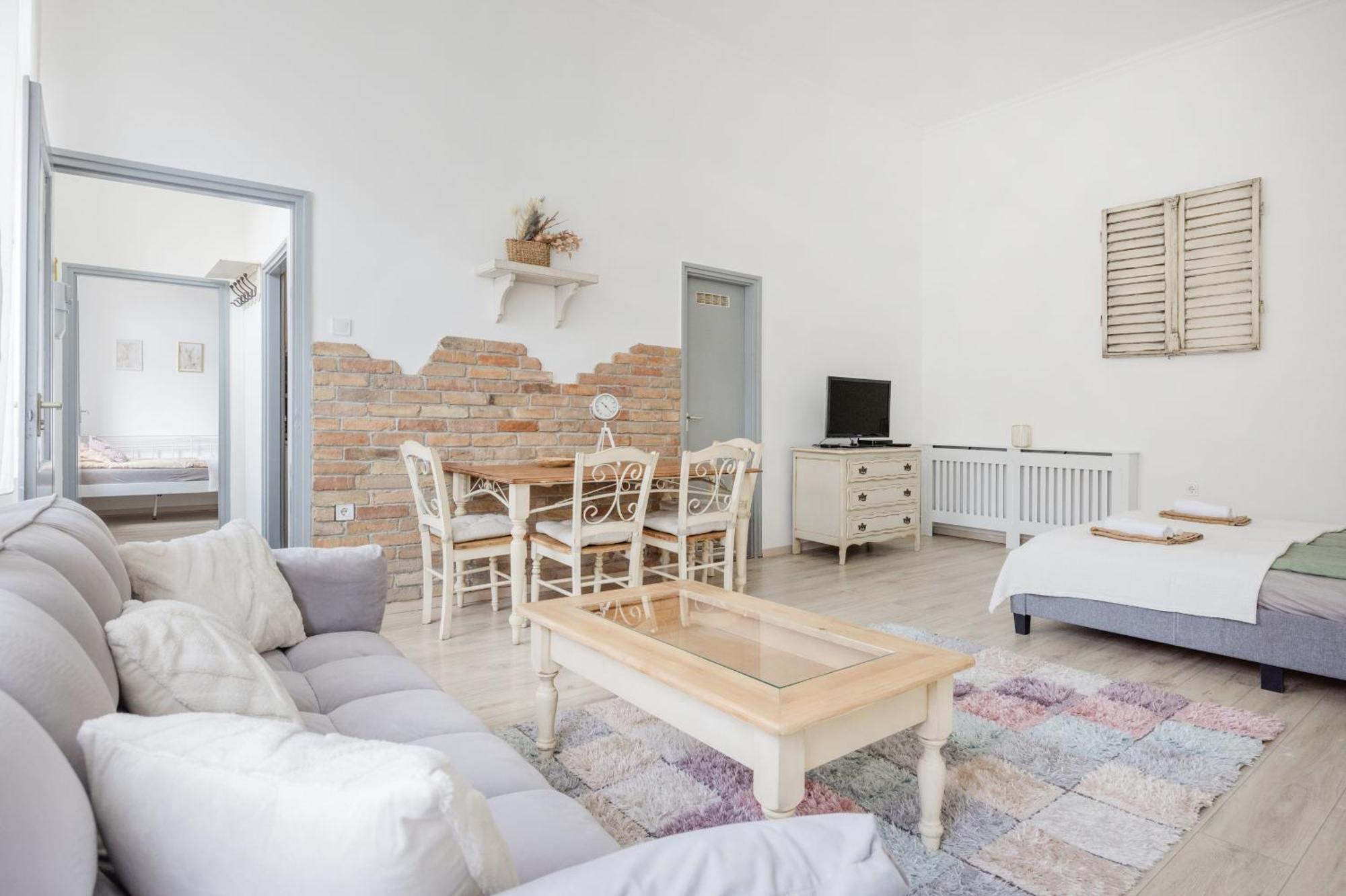 Appartamento A Touch Of Provence And Pastels In The Centre Budapest Esterno foto