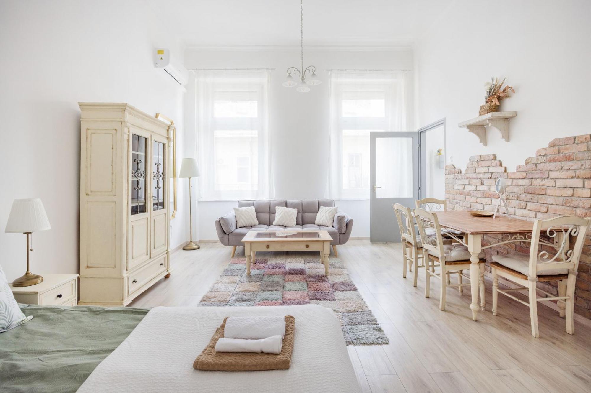 Appartamento A Touch Of Provence And Pastels In The Centre Budapest Esterno foto
