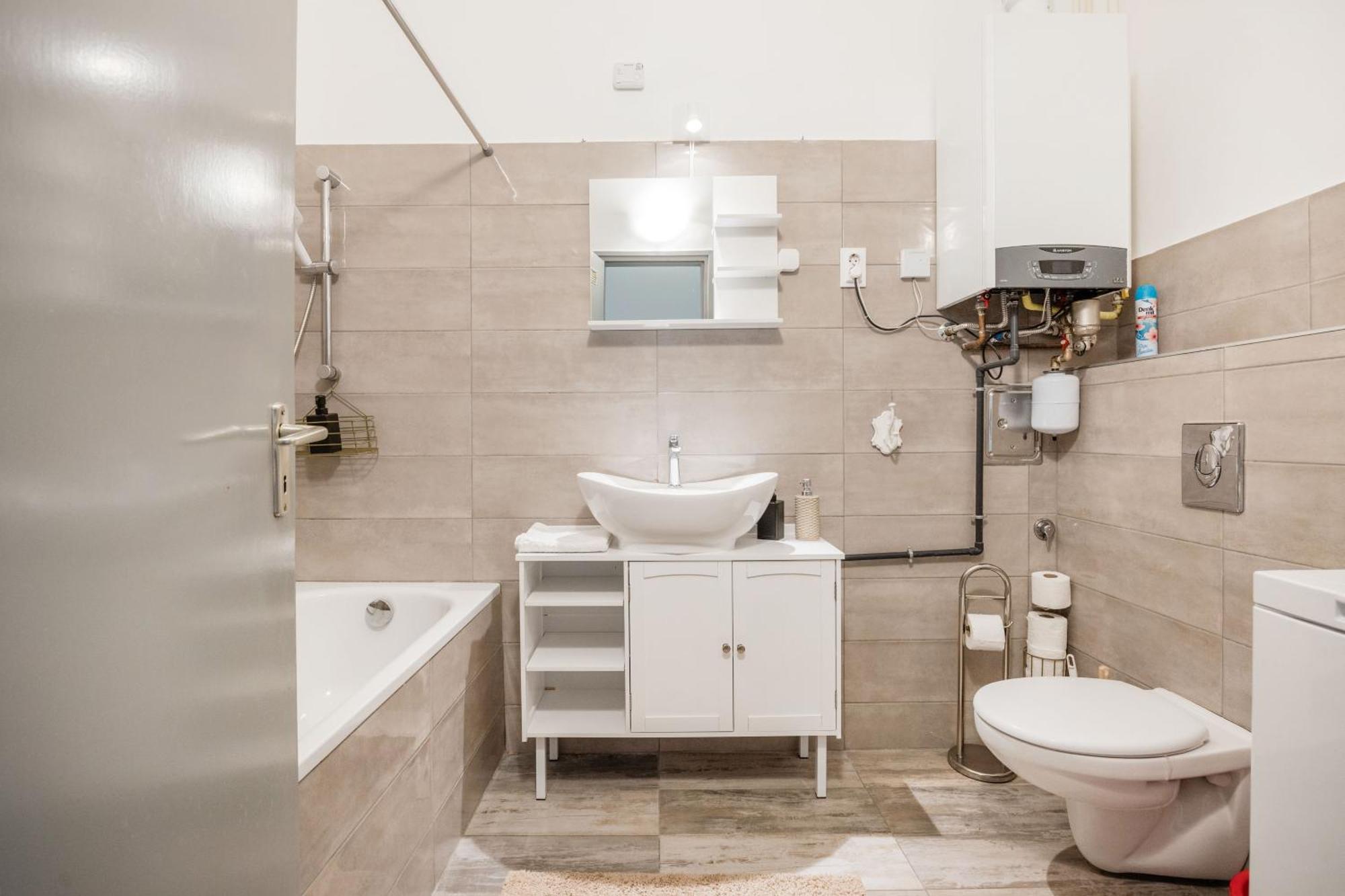 Appartamento A Touch Of Provence And Pastels In The Centre Budapest Esterno foto